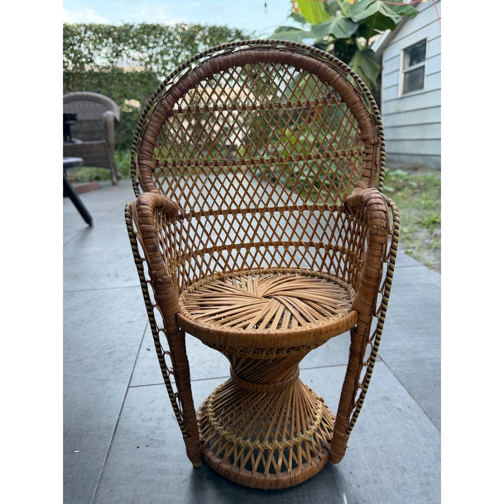 Wicker Peacock Style Accent Chair Decorative w/ Arms Brown 17"x10" Excellent